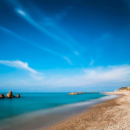 In Riva Al Mare B&B Capo dʼOrlando Екстериор снимка