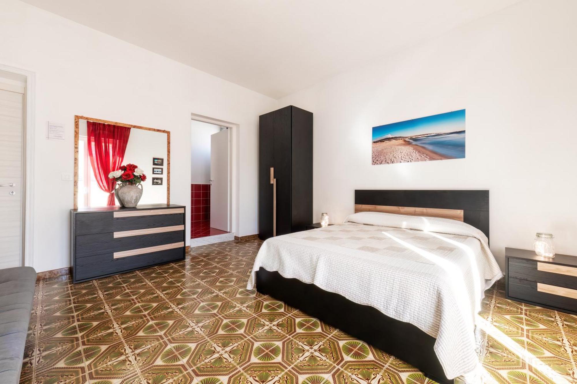 In Riva Al Mare B&B Capo dʼOrlando Екстериор снимка