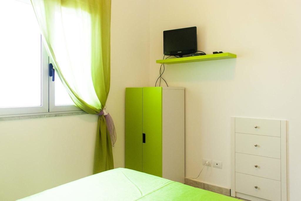 In Riva Al Mare B&B Capo dʼOrlando Екстериор снимка