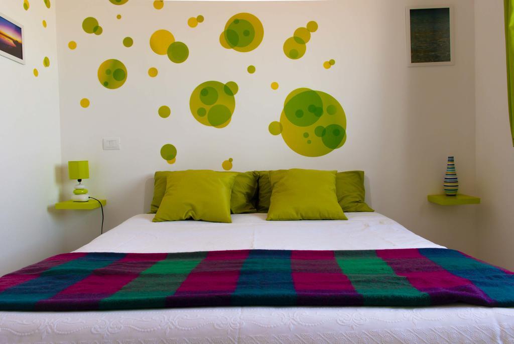 In Riva Al Mare B&B Capo dʼOrlando Екстериор снимка