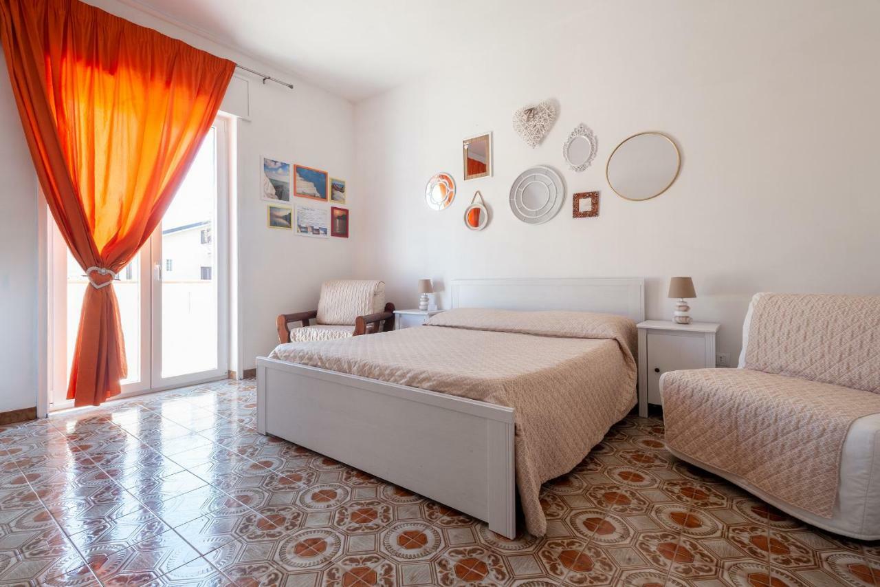 In Riva Al Mare B&B Capo dʼOrlando Екстериор снимка