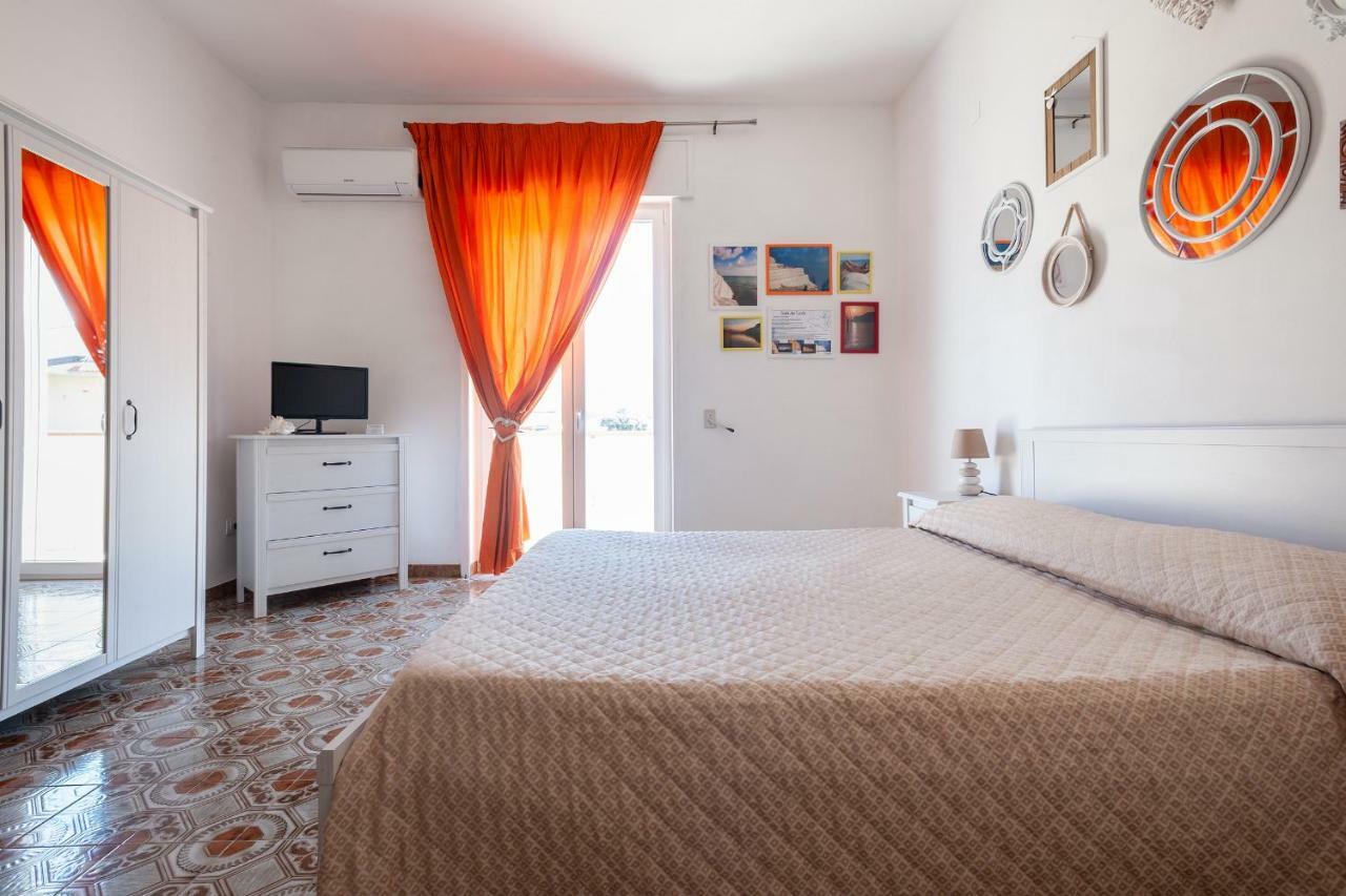 In Riva Al Mare B&B Capo dʼOrlando Екстериор снимка