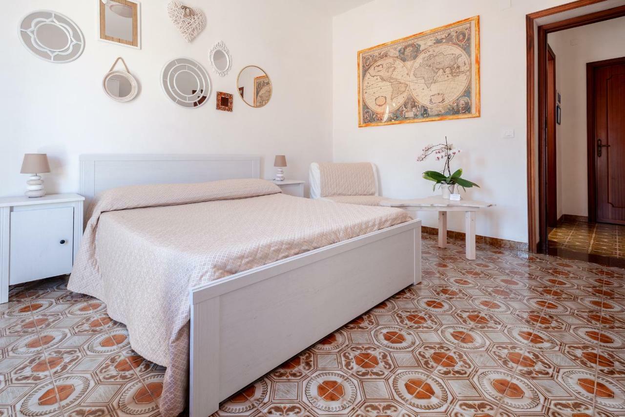 In Riva Al Mare B&B Capo dʼOrlando Екстериор снимка